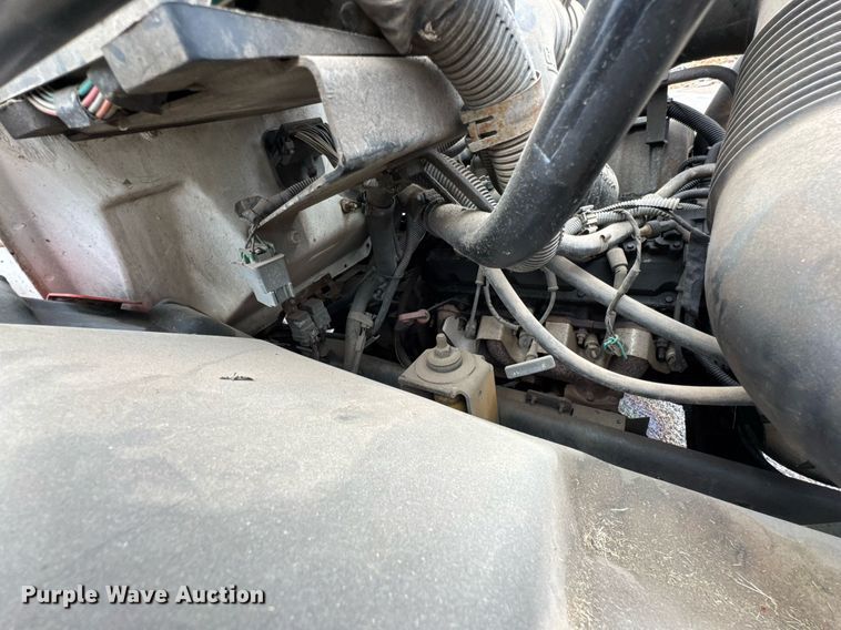 image for item DO0789 2000 GMC C6 box truck