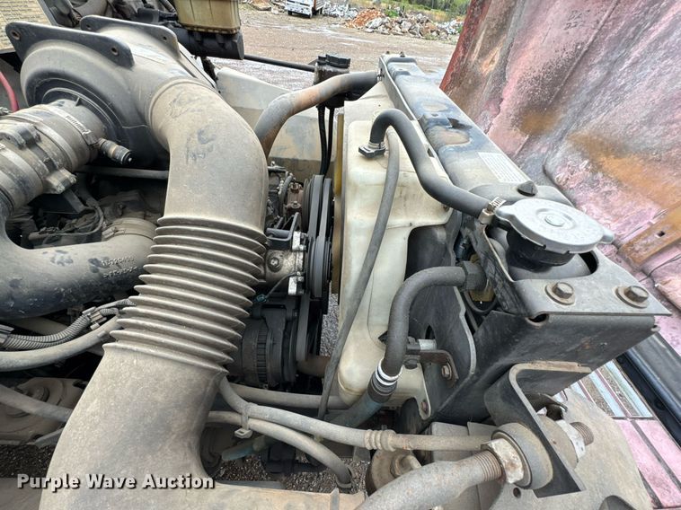 image for item DO0789 2000 GMC C6 box truck