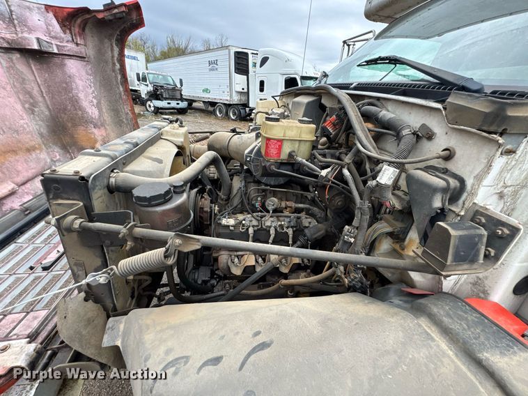 image for item DO0789 2000 GMC C6 box truck