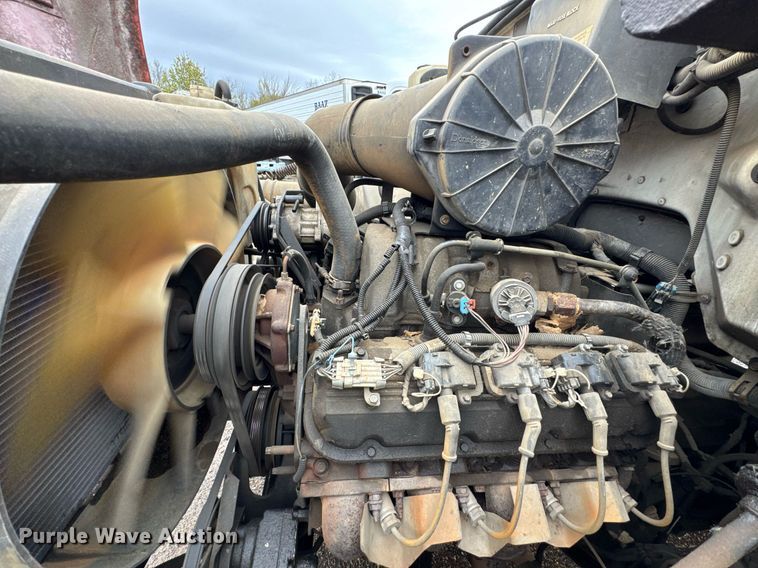 image for item DO0789 2000 GMC C6 box truck