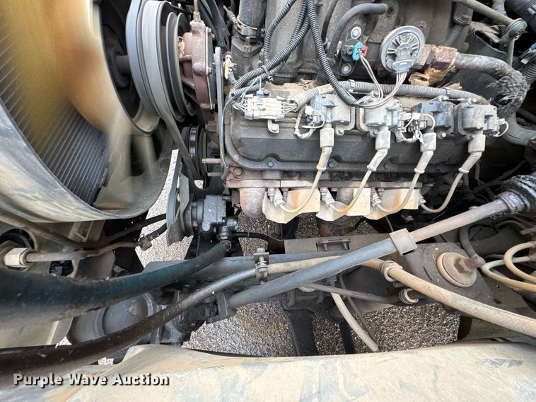 image for item DO0789 2000 GMC C6 box truck