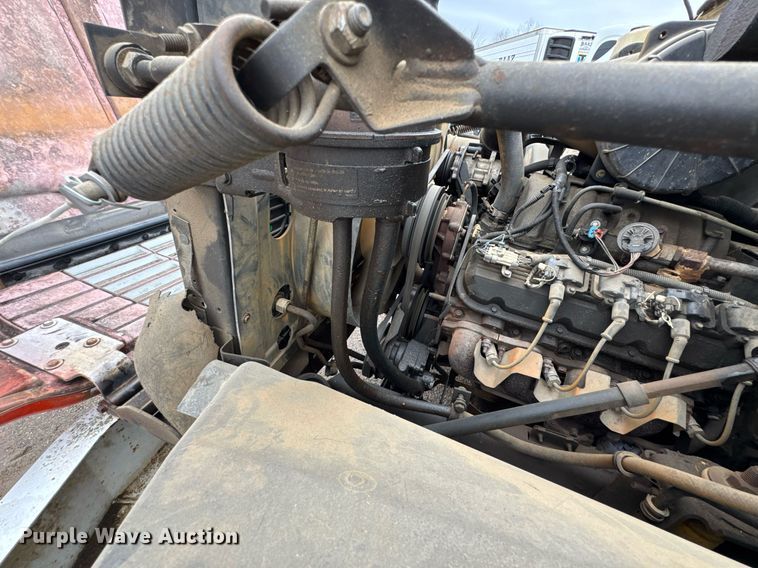 image for item DO0789 2000 GMC C6 box truck