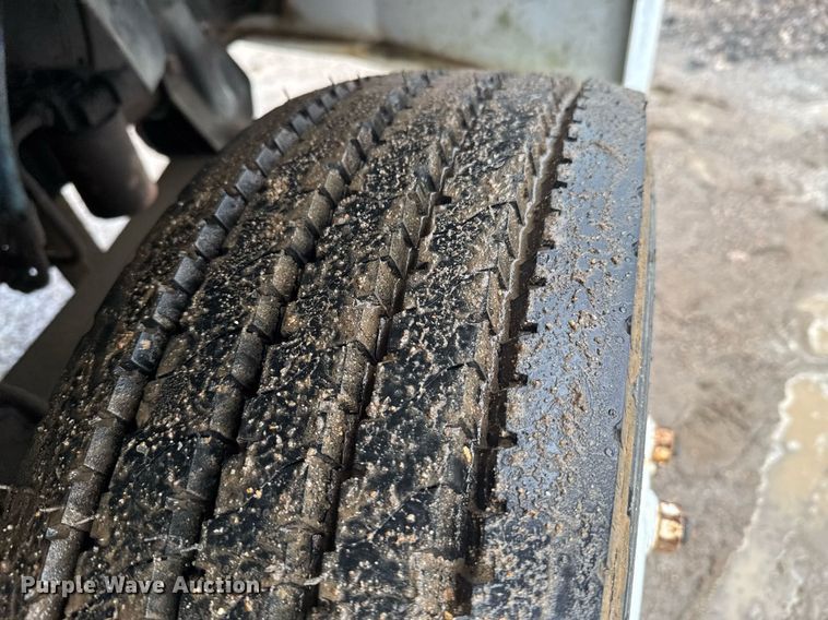 image for item DO0789 2000 GMC C6 box truck