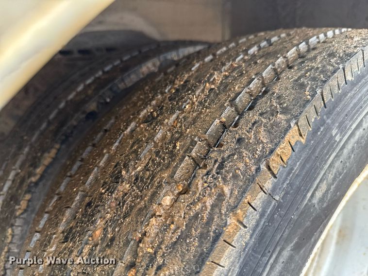 image for item DO0789 2000 GMC C6 box truck