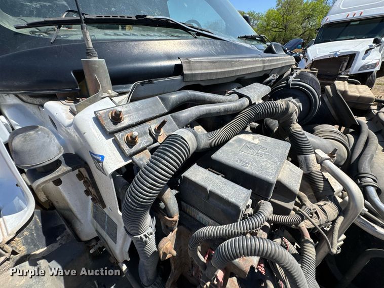 image for item DO0791 2005 GMC C5500 box truck