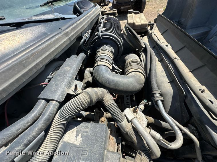 image for item DO0791 2005 GMC C5500 box truck