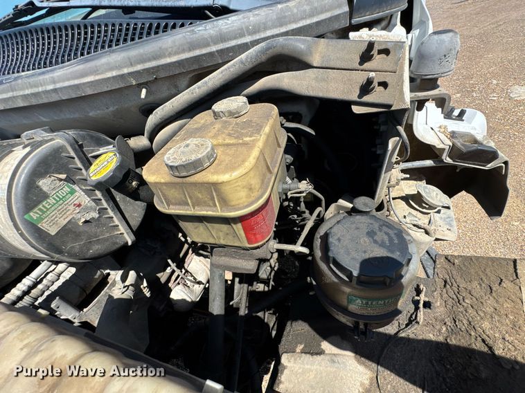 image for item DO0791 2005 GMC C5500 box truck