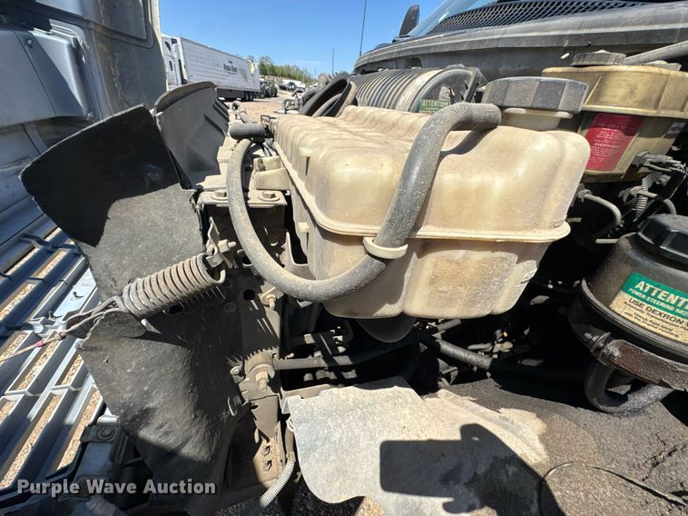 image for item DO0791 2005 GMC C5500 box truck