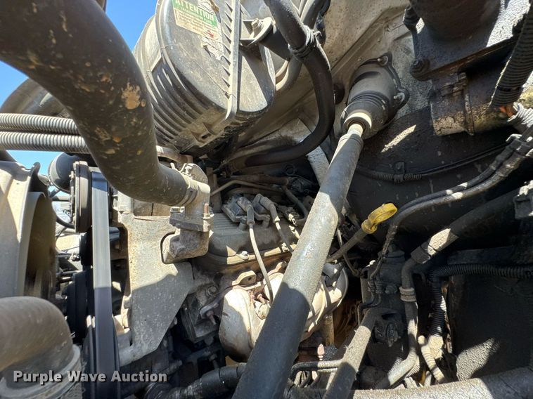 image for item DO0791 2005 GMC C5500 box truck