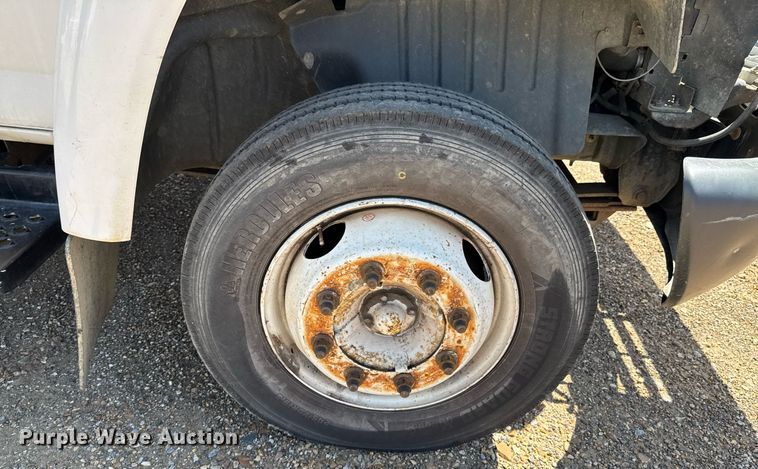 image for item DO0791 2005 GMC C5500 box truck