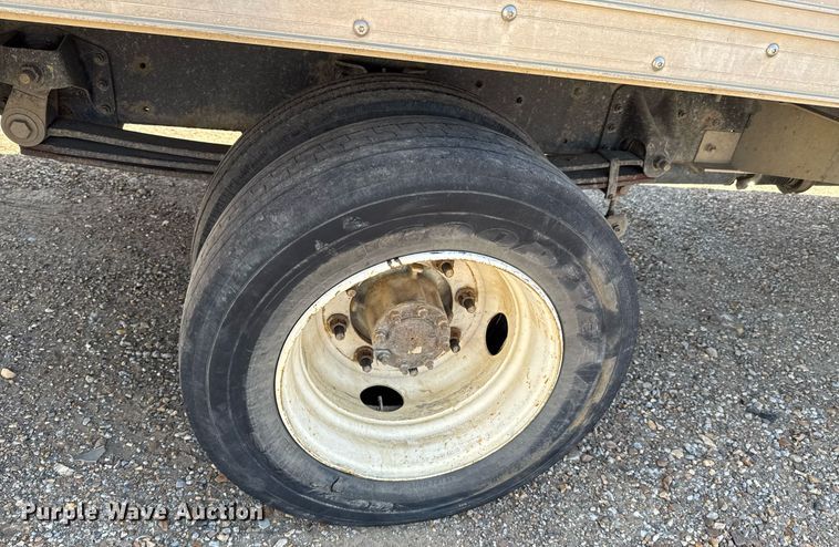 image for item DO0791 2005 GMC C5500 box truck