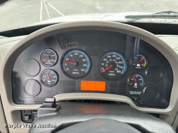 image for item DO0793 2011 International DuraStar 4300 flatbed truck