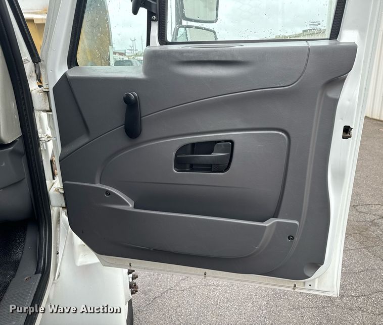 image for item DO0793 2011 International DuraStar 4300 flatbed truck