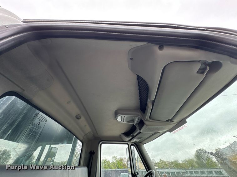 image for item DO0793 2011 International DuraStar 4300 flatbed truck