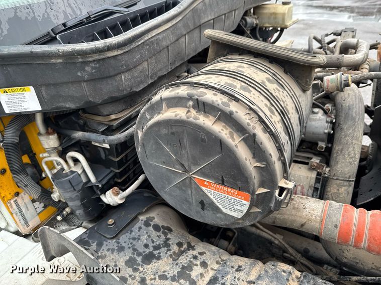 image for item DO0793 2011 International DuraStar 4300 flatbed truck