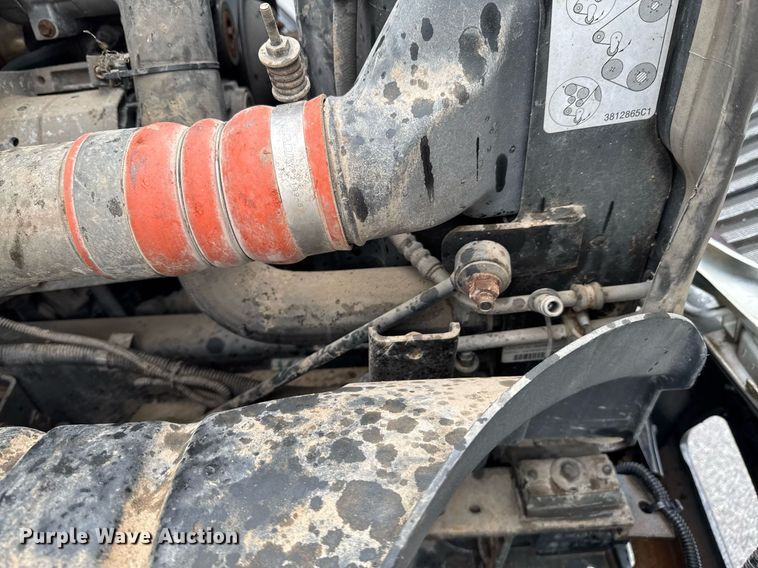 image for item DO0793 2011 International DuraStar 4300 flatbed truck