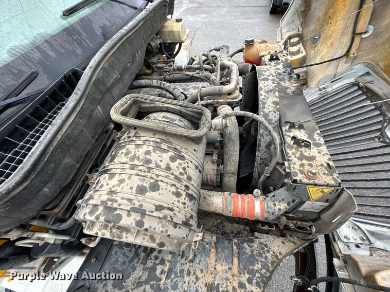 image for item DO0793 2011 International DuraStar 4300 flatbed truck