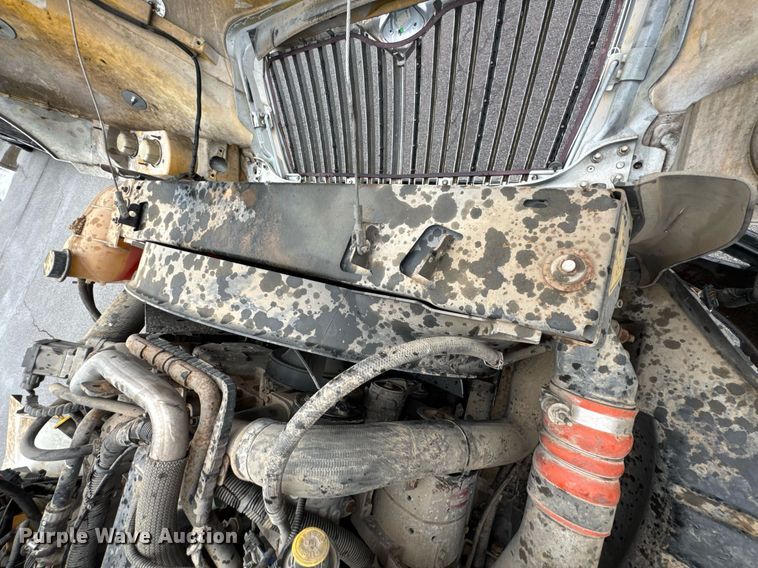 image for item DO0793 2011 International DuraStar 4300 flatbed truck