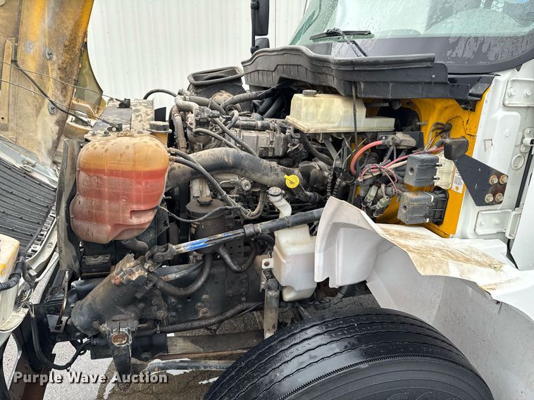 image for item DO0793 2011 International DuraStar 4300 flatbed truck