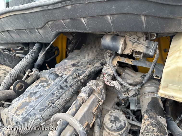 image for item DO0793 2011 International DuraStar 4300 flatbed truck