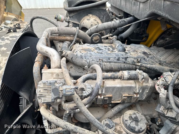 image for item DO0793 2011 International DuraStar 4300 flatbed truck