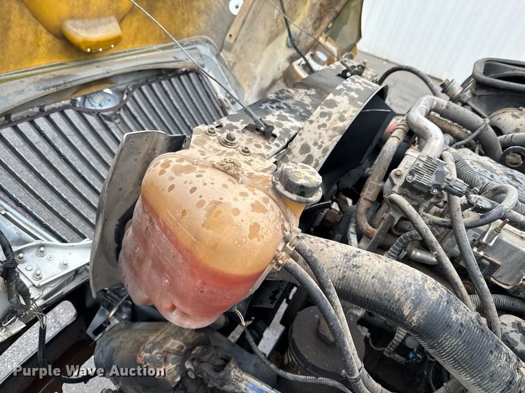 image for item DO0793 2011 International DuraStar 4300 flatbed truck