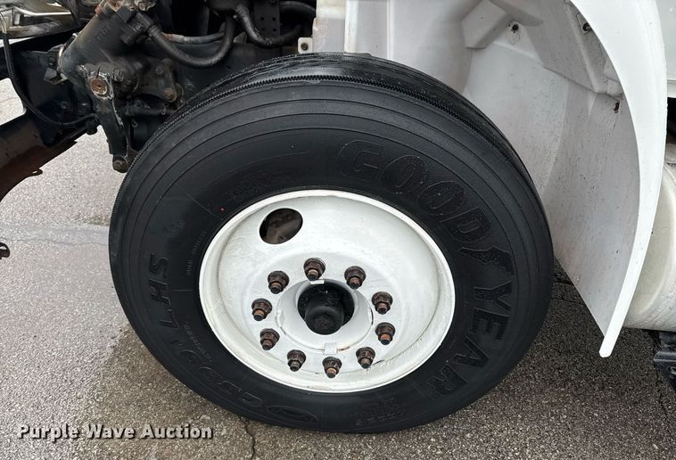 image for item DO0793 2011 International DuraStar 4300 flatbed truck