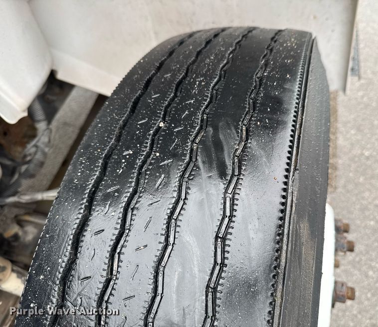 image for item DO0793 2011 International DuraStar 4300 flatbed truck