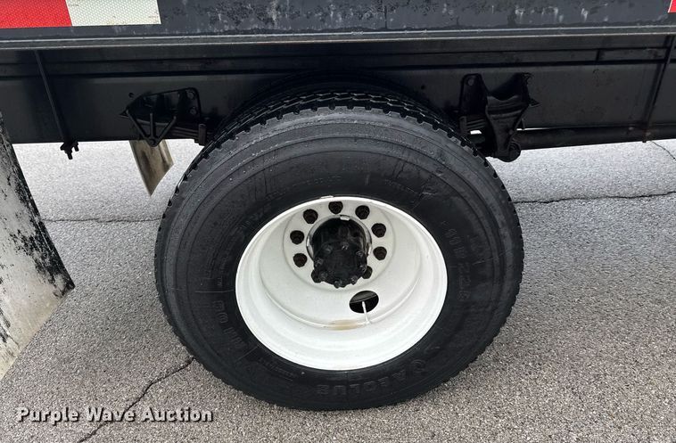 image for item DO0793 2011 International DuraStar 4300 flatbed truck