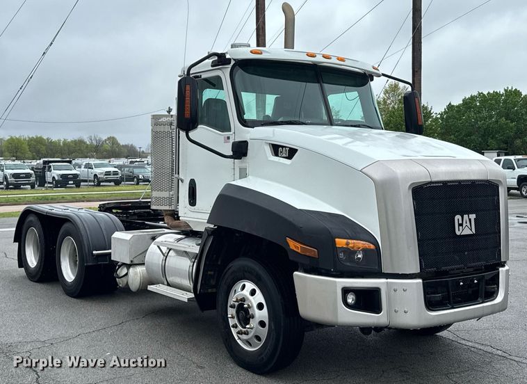 image for item DO0799 2015 Caterpillar CT660 semi truck