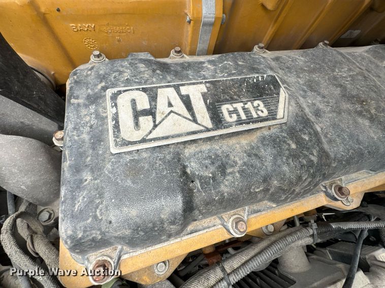 image for item DO0799 2015 Caterpillar CT660 semi truck