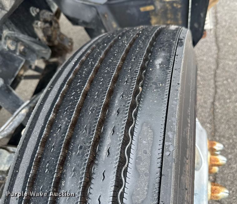 image for item DO0799 2015 Caterpillar CT660 semi truck