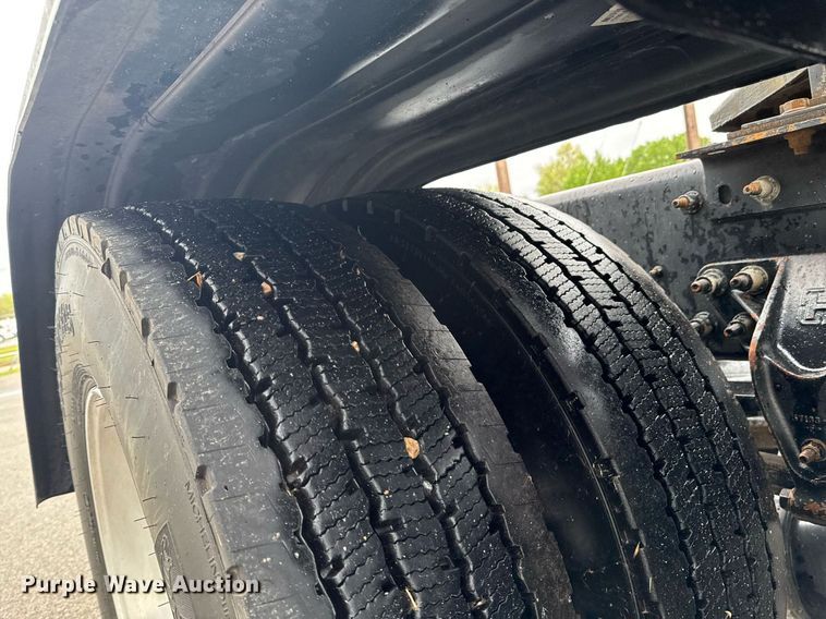 image for item DO0799 2015 Caterpillar CT660 semi truck