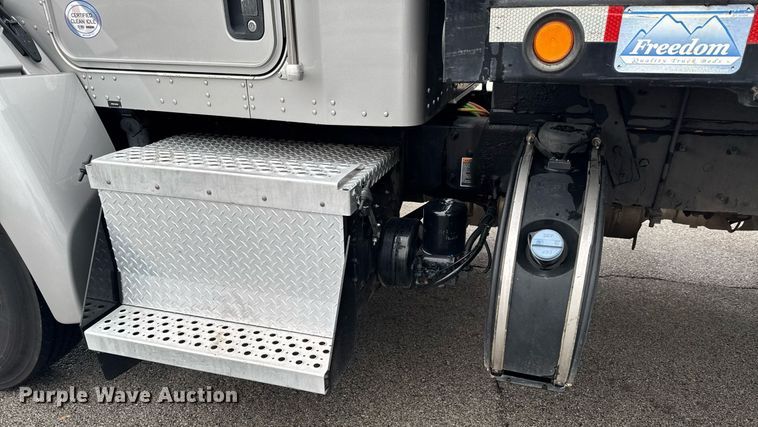 image for item DO0800 2021 Kenworth T270 flatbed truck