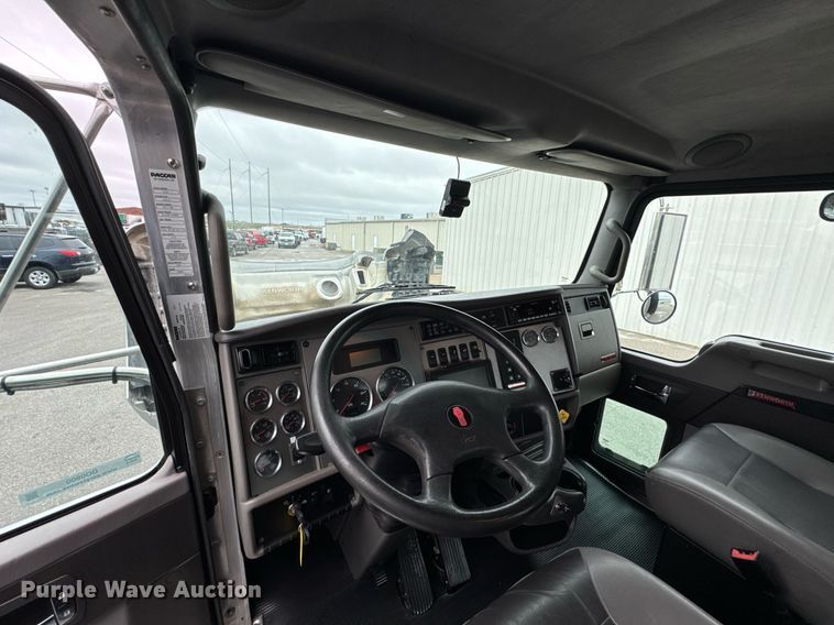 image for item DO0800 2021 Kenworth T270 flatbed truck