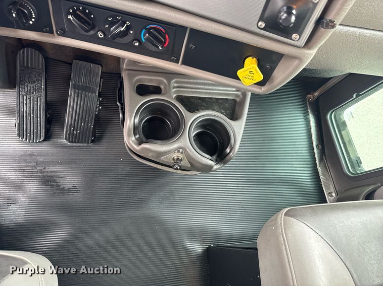 image for item DO0800 2021 Kenworth T270 flatbed truck