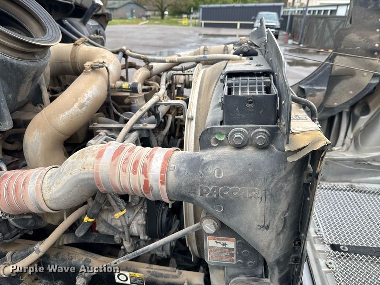 image for item DO0800 2021 Kenworth T270 flatbed truck