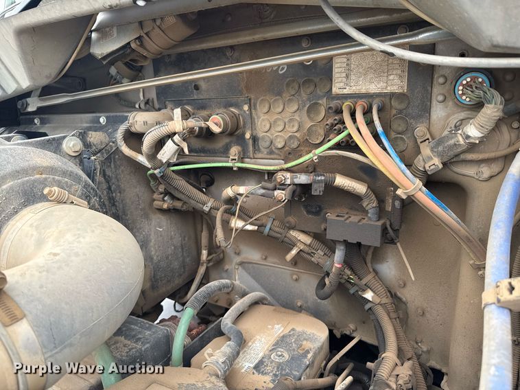 image for item DO0800 2021 Kenworth T270 flatbed truck