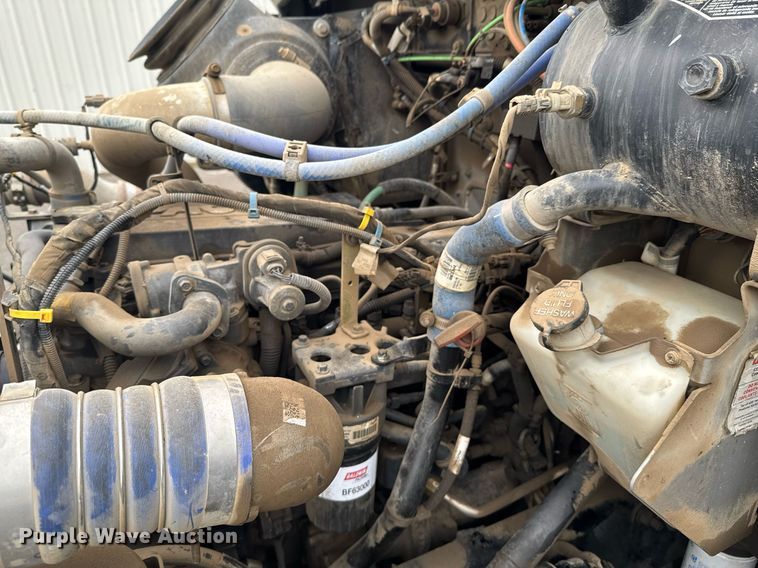 image for item DO0800 2021 Kenworth T270 flatbed truck