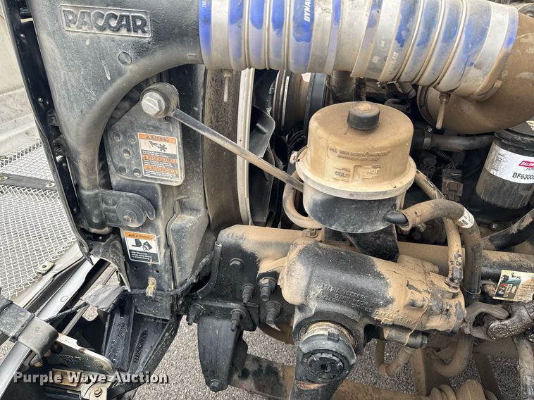 image for item DO0800 2021 Kenworth T270 flatbed truck