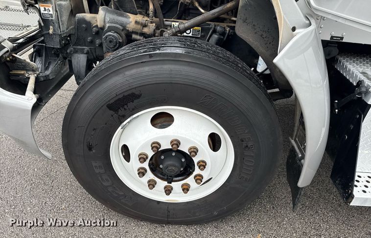 image for item DO0800 2021 Kenworth T270 flatbed truck