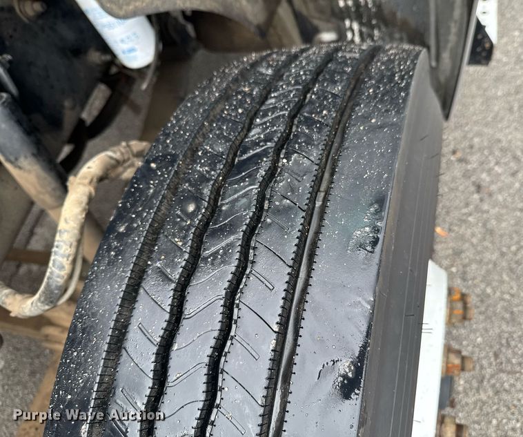 image for item DO0800 2021 Kenworth T270 flatbed truck