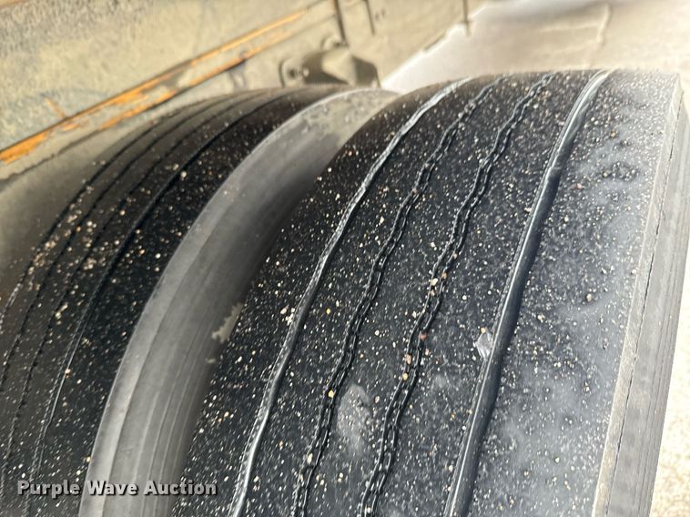 image for item DO0800 2021 Kenworth T270 flatbed truck