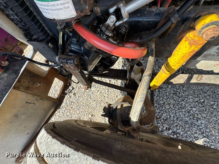 image for item DO0866 2007 Freightliner FLD120 semi truck