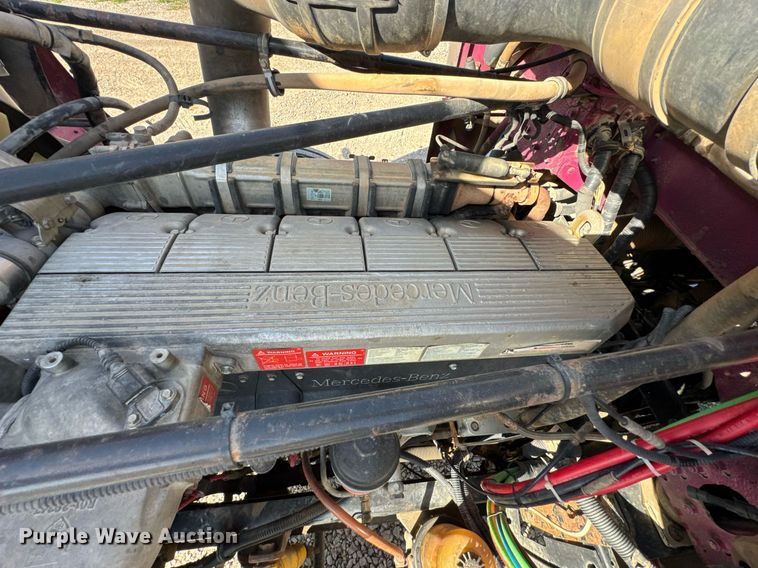 image for item DO0866 2007 Freightliner FLD120 semi truck