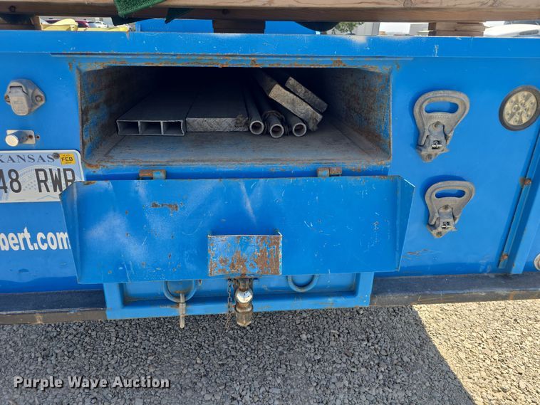 image for item DO7902 2000 International 4700 flatbed truck