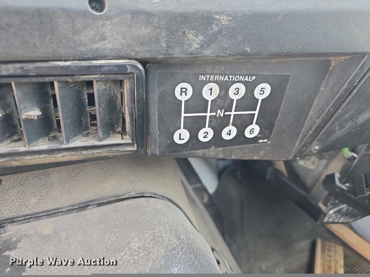 image for item DO7902 2000 International 4700 flatbed truck