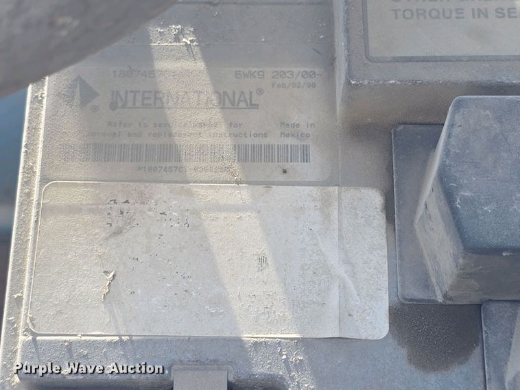 image for item DO7902 2000 International 4700 flatbed truck