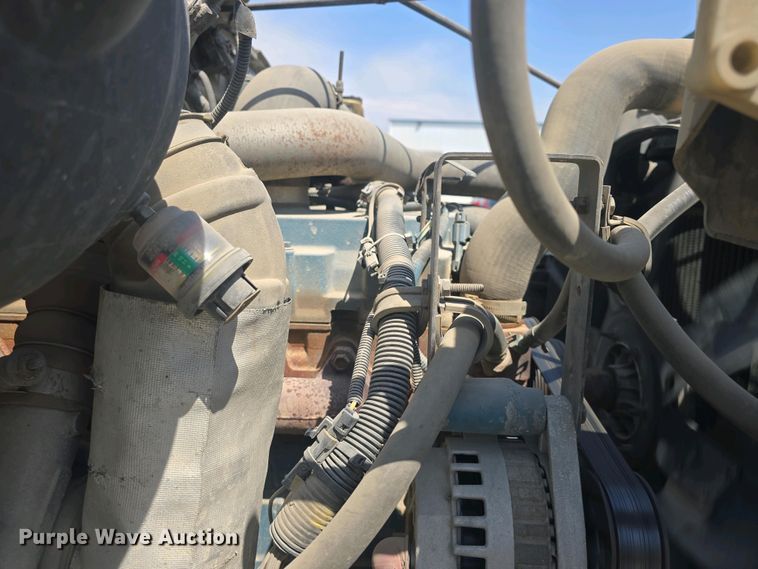 image for item DO7902 2000 International 4700 flatbed truck