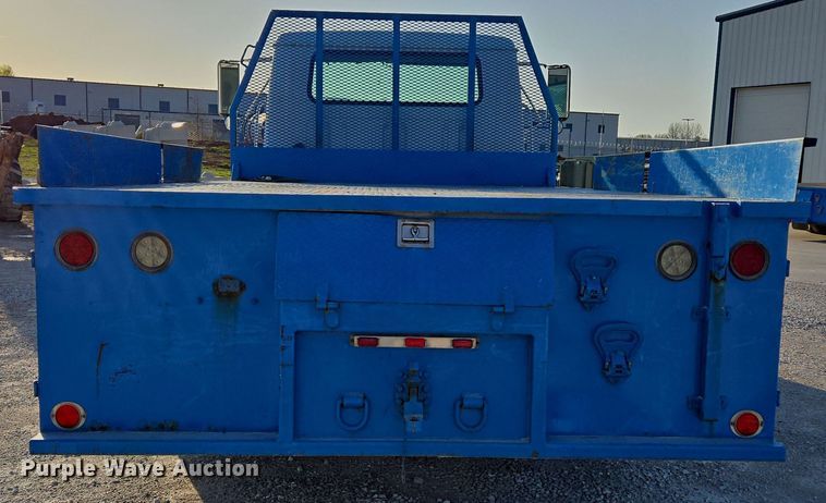 image for item DP6324 2000 International 4700 flatbed truck